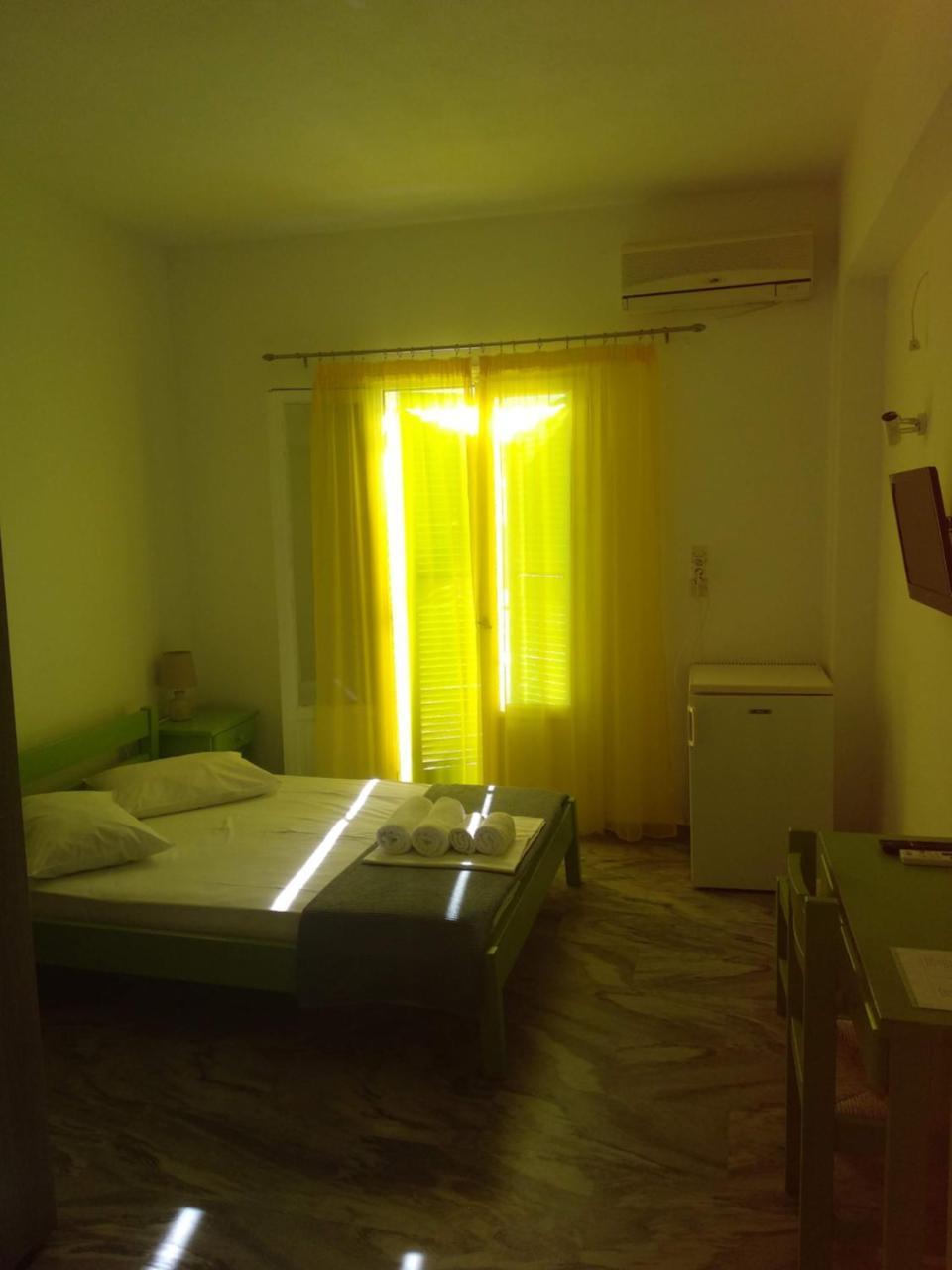 Siren Rooms And Apartments Paros ภายนอก รูปภาพ
